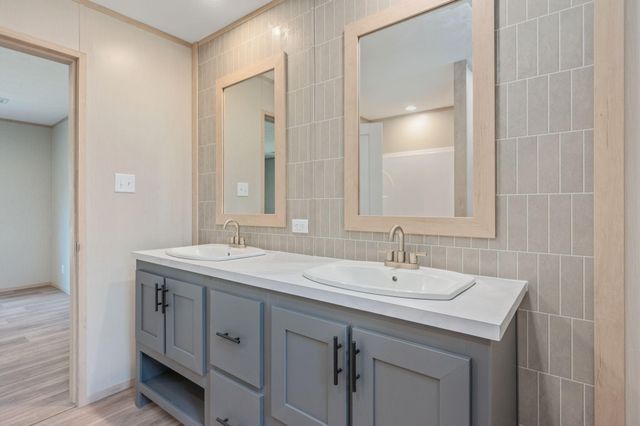 210 Amaryllis Lane, Defuniak Springs, FL 32433