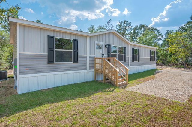 210 Amaryllis Lane, Defuniak Springs, FL 32433