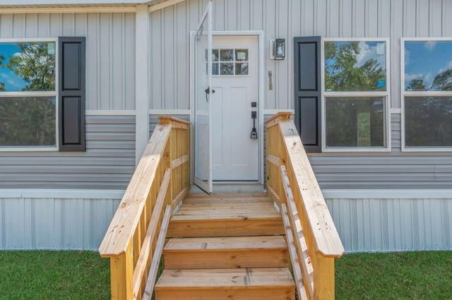 210 Amaryllis Lane, Defuniak Springs, FL 32433