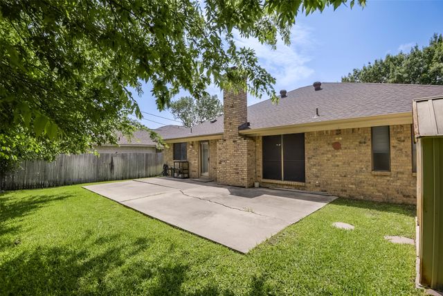 6111 Fern Meadow Road, Arlington, TX 76017