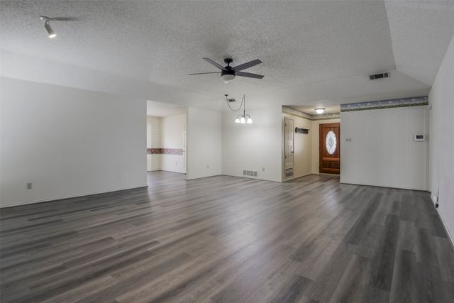 6111 Fern Meadow Road, Arlington, TX 76017