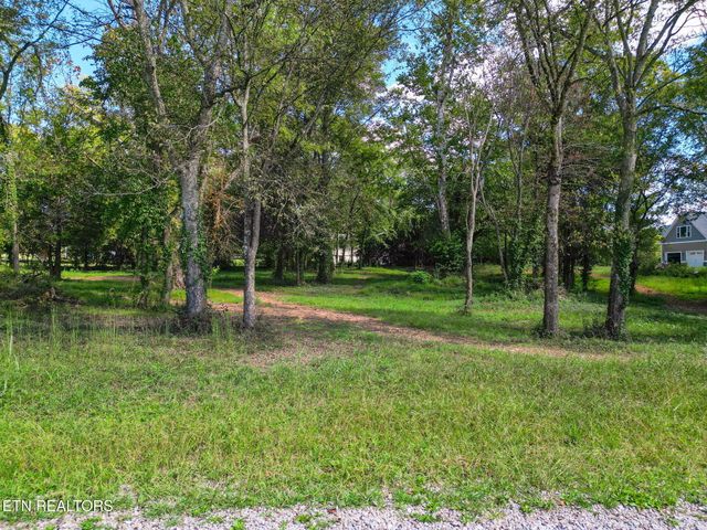 7136 Lightning Way, Powell, TN 37849