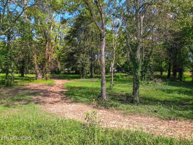 7136 Lightning Way, Powell, TN 37849