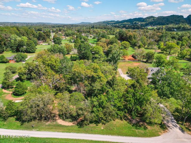 7136 Lightning Way, Powell, TN 37849