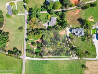 7136 Lightning Way, Powell, TN 37849