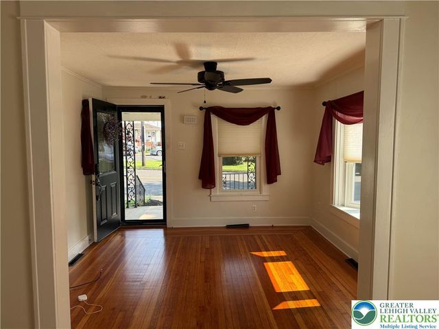 129 Penn Street, Hellertown Boro, PA 18055