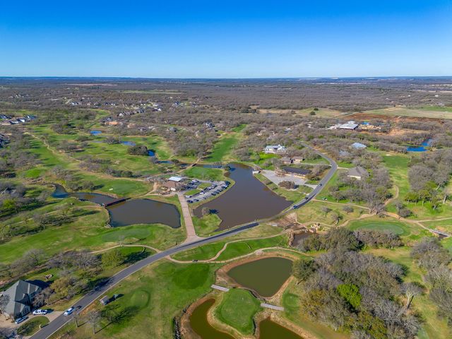 657 S Sugartree Drive, Lipan, TX 76462