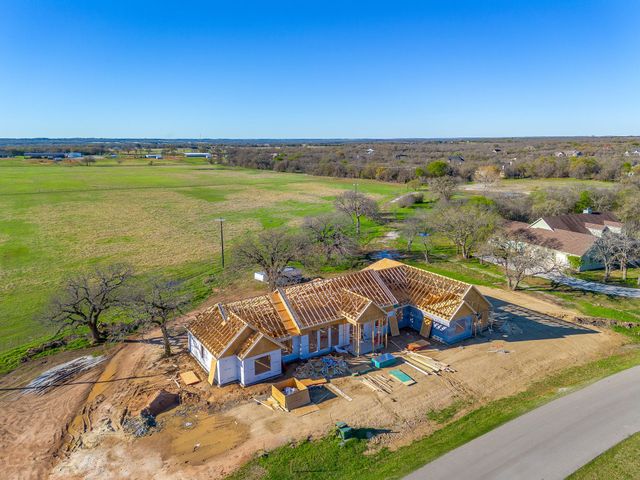 657 S Sugartree Drive, Lipan, TX 76462