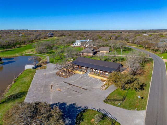 657 S Sugartree Drive, Lipan, TX 76462