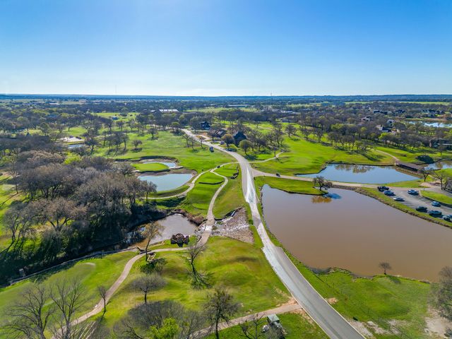 657 S Sugartree Drive, Lipan, TX 76462