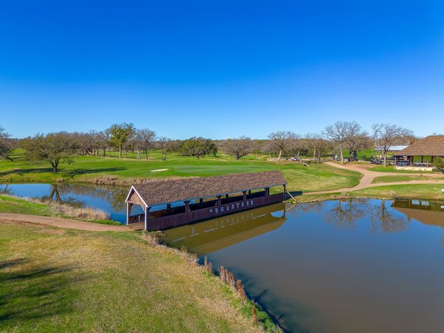 657 S Sugartree Drive, Lipan, TX 76462