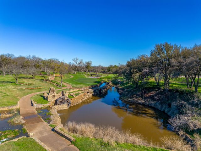 657 S Sugartree Drive, Lipan, TX 76462