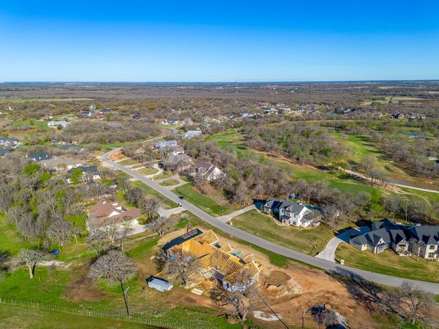 657 S Sugartree Drive, Lipan, TX 76462