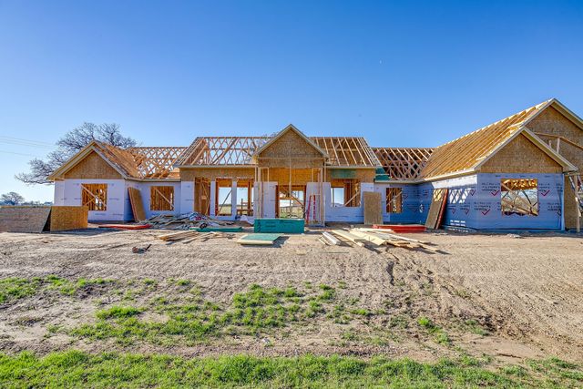 657 S Sugartree Drive, Lipan, TX 76462