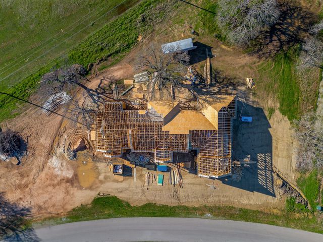 657 S Sugartree Drive, Lipan, TX 76462