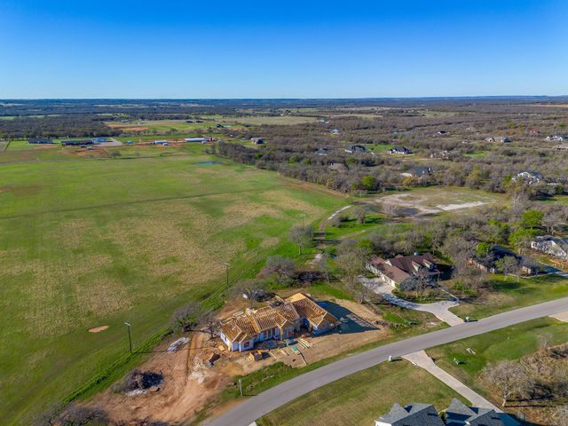 657 S Sugartree Drive, Lipan, TX 76462