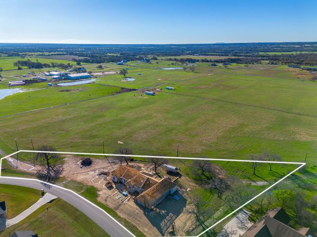 657 S Sugartree Drive, Lipan, TX 76462