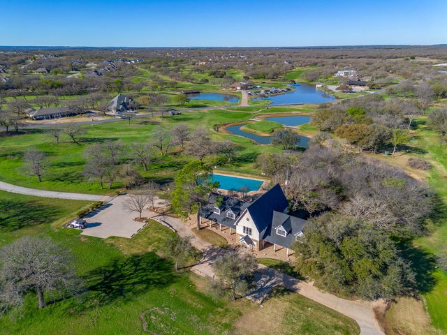 657 S Sugartree Drive, Lipan, TX 76462