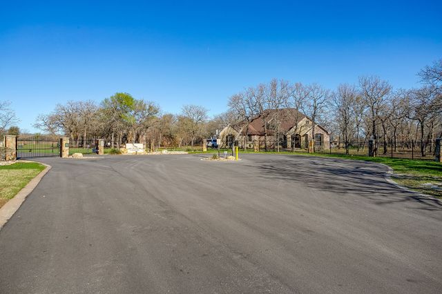 657 S Sugartree Drive, Lipan, TX 76462