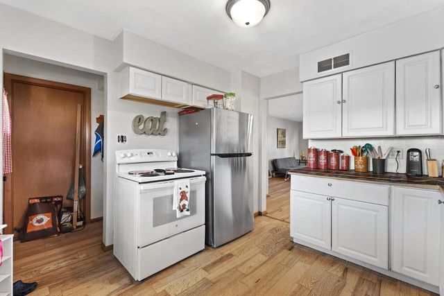 6215 W Arthur AVENUE, West Allis, WI 53219