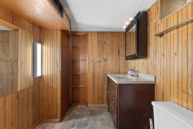 6215 W Arthur AVENUE, West Allis, WI 53219