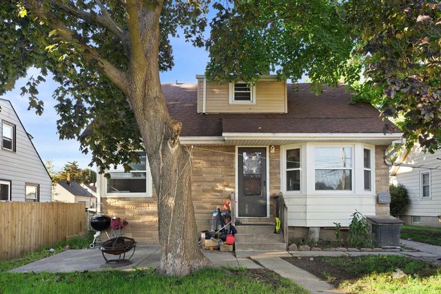 6215 W Arthur AVENUE, West Allis, WI 53219