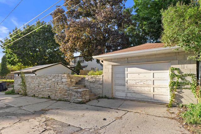 6215 W Arthur AVENUE, West Allis, WI 53219