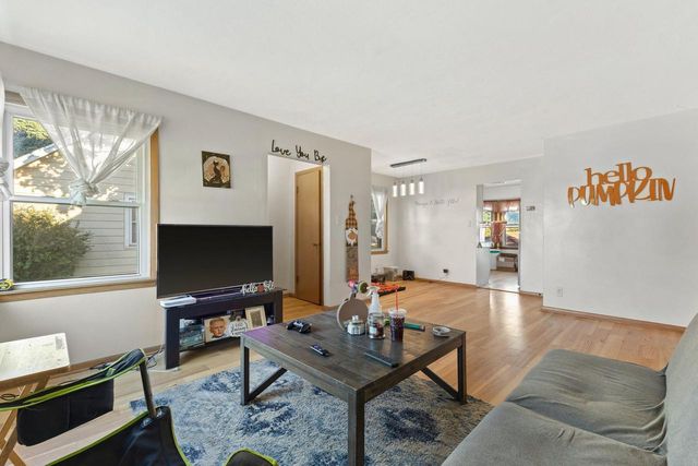6215 W Arthur AVENUE, West Allis, WI 53219