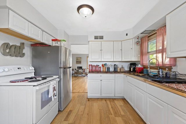 6215 W Arthur AVENUE, West Allis, WI 53219