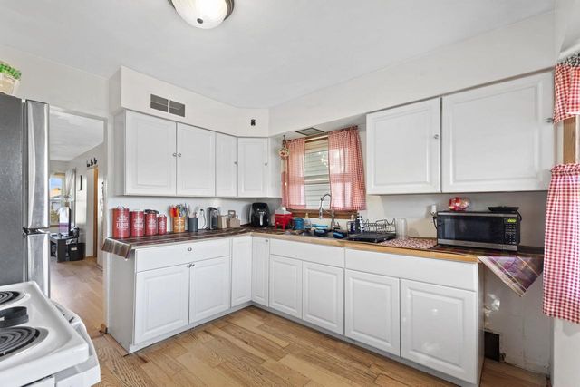 6215 W Arthur AVENUE, West Allis, WI 53219
