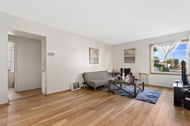 6215 W Arthur AVENUE, West Allis, WI 53219