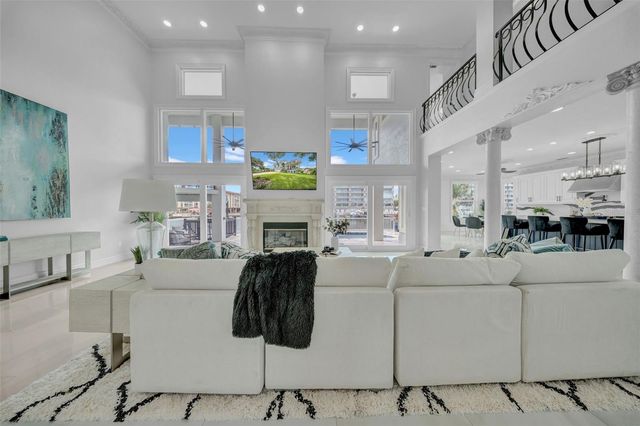 124 LEEWARD ISLAND, Clearwater Beach, FL 33767