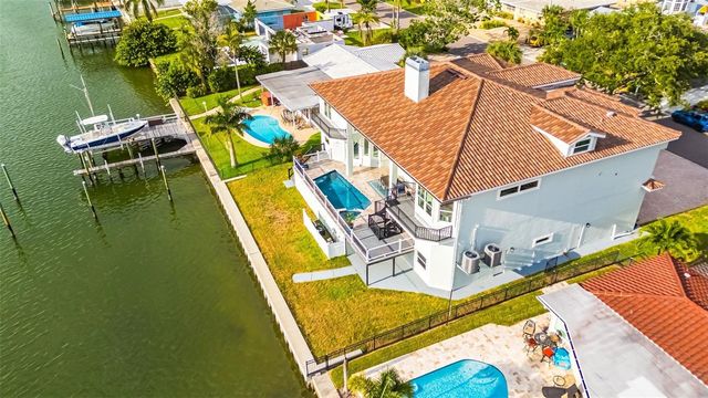 124 LEEWARD ISLAND, Clearwater Beach, FL 33767
