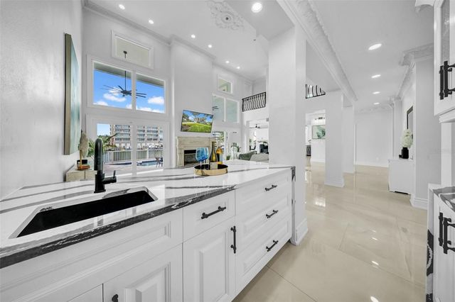 124 LEEWARD ISLAND, Clearwater Beach, FL 33767