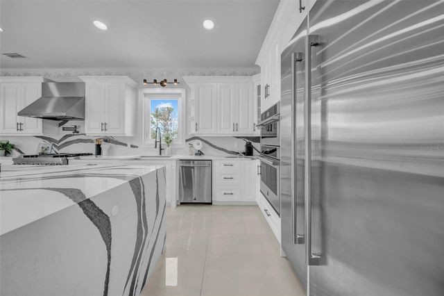 124 LEEWARD ISLAND, Clearwater Beach, FL 33767