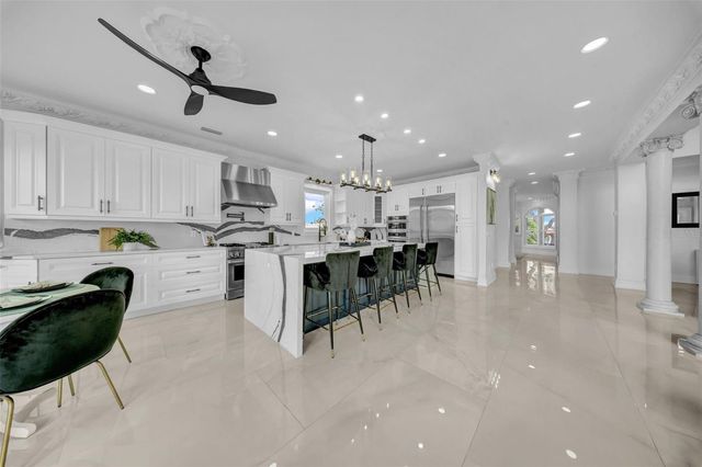 124 LEEWARD ISLAND, Clearwater Beach, FL 33767