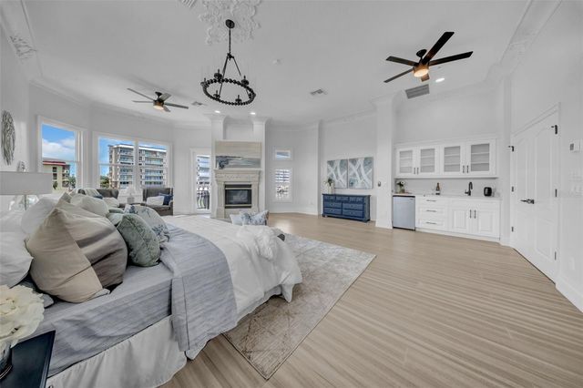 124 LEEWARD ISLAND, Clearwater Beach, FL 33767