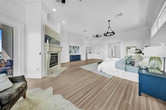 124 LEEWARD ISLAND, Clearwater Beach, FL 33767