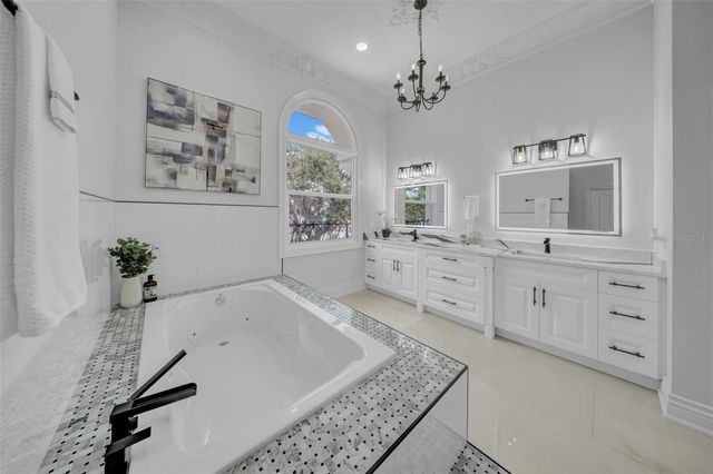 124 LEEWARD ISLAND, Clearwater Beach, FL 33767