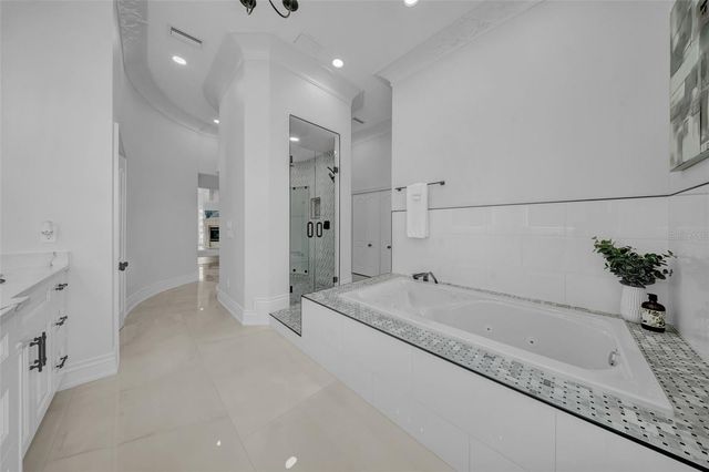 124 LEEWARD ISLAND, Clearwater Beach, FL 33767