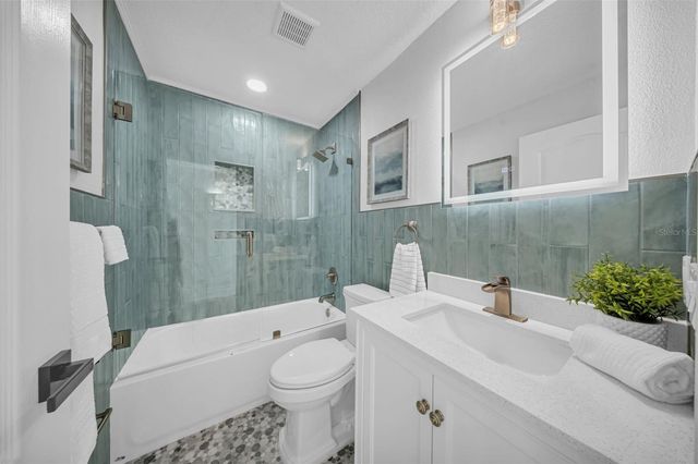 124 LEEWARD ISLAND, Clearwater Beach, FL 33767