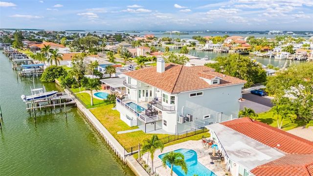 124 LEEWARD ISLAND, Clearwater Beach, FL 33767