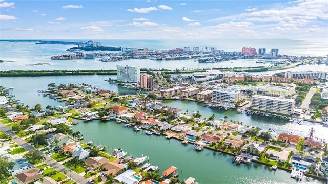 124 LEEWARD ISLAND, Clearwater Beach, FL 33767