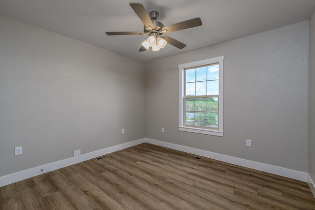 3740 W Riley Street, Bolivar, MO 65613