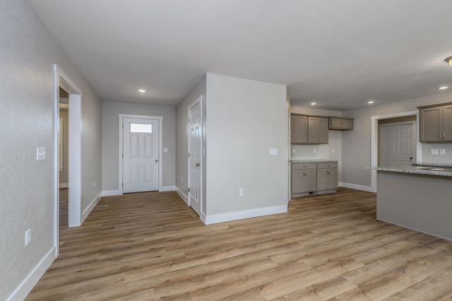 3740 W Riley Street, Bolivar, MO 65613