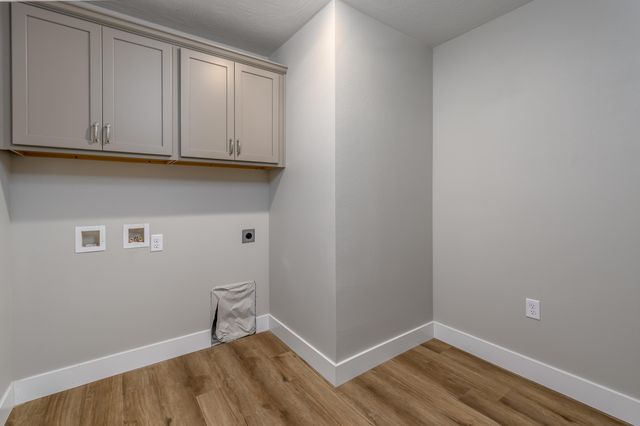 3740 W Riley Street, Bolivar, MO 65613