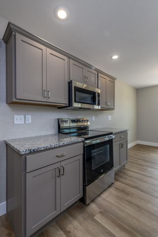 3740 W Riley Street, Bolivar, MO 65613