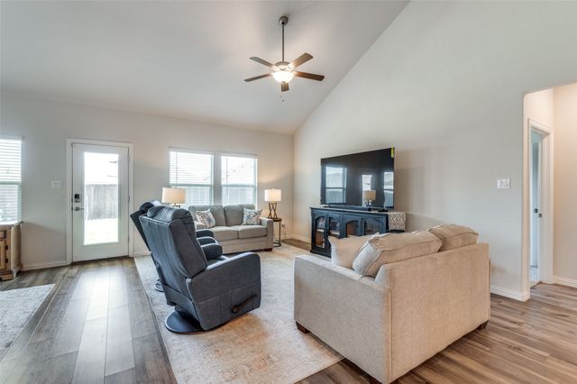 3409 Kingsgarden Road, Denton, TX 76207