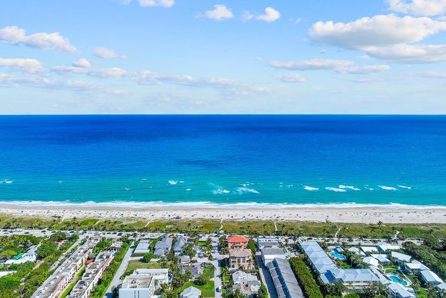 14592 Country Side Lane, Delray Beach, FL 33484