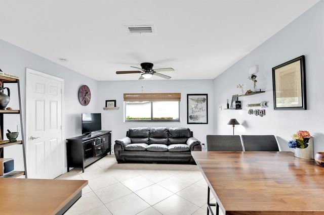 14592 Country Side Lane, Delray Beach, FL 33484